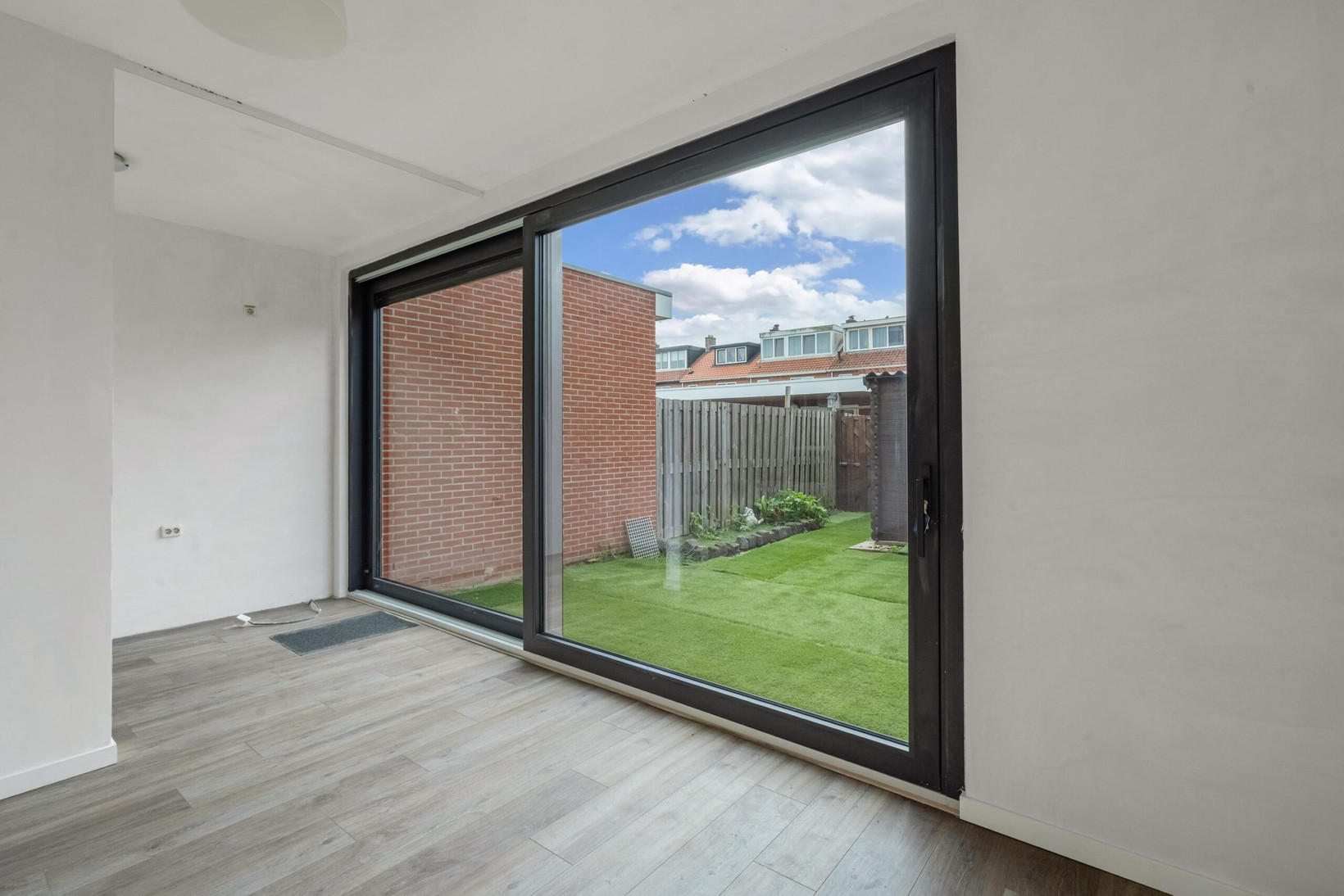 Tussenwoning te koop: Ladderbeekstraat 33, Velsen-Noord