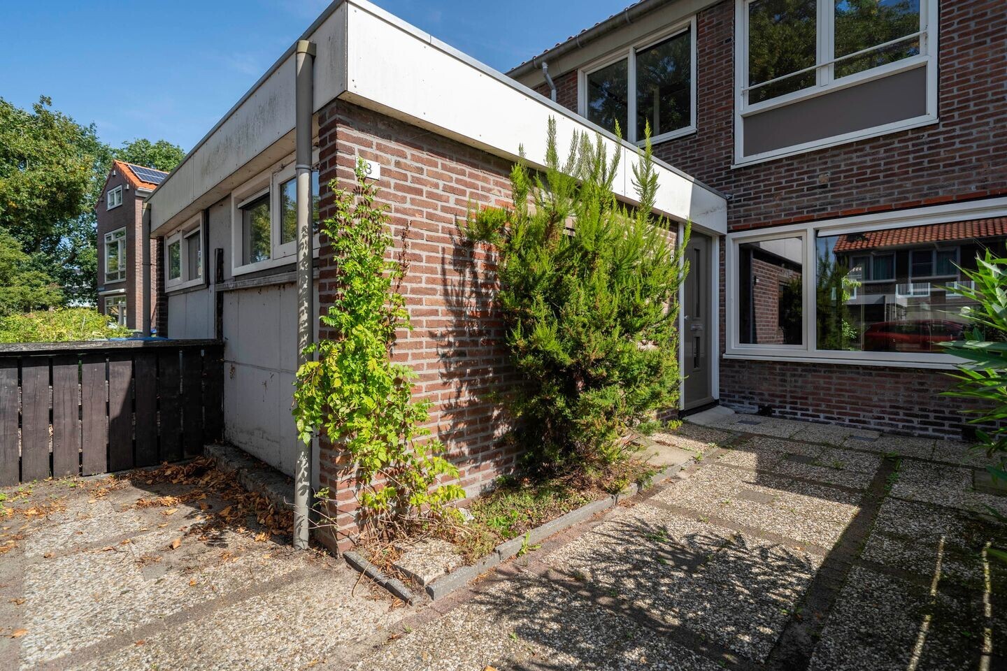 Tussenwoning te koop: Schoonoortstraat 3, Velsen-Noord