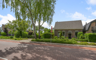 Gerrit van. 42