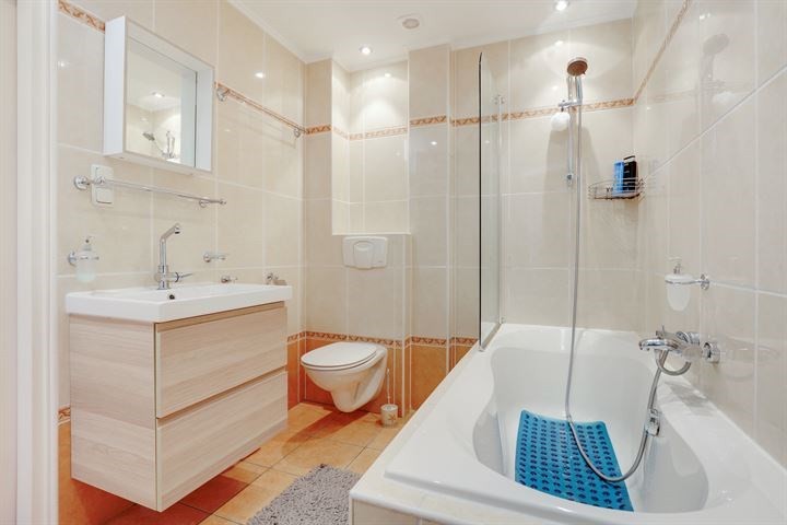 Appartement te koop: Carel van Manderstraat 45, Heemskerk
