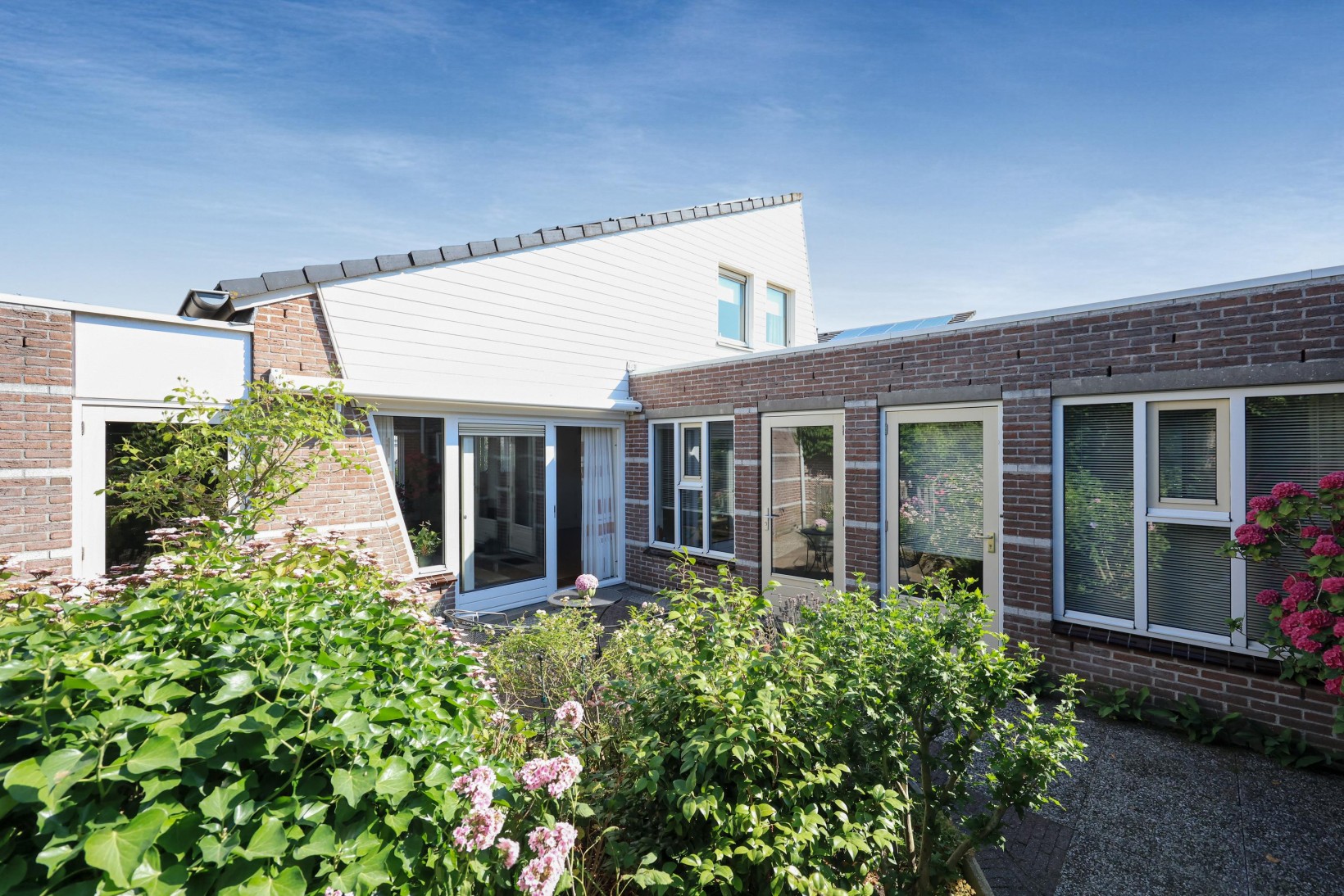 Tussenwoning te koop: Wielewaal 38, Heemskerk