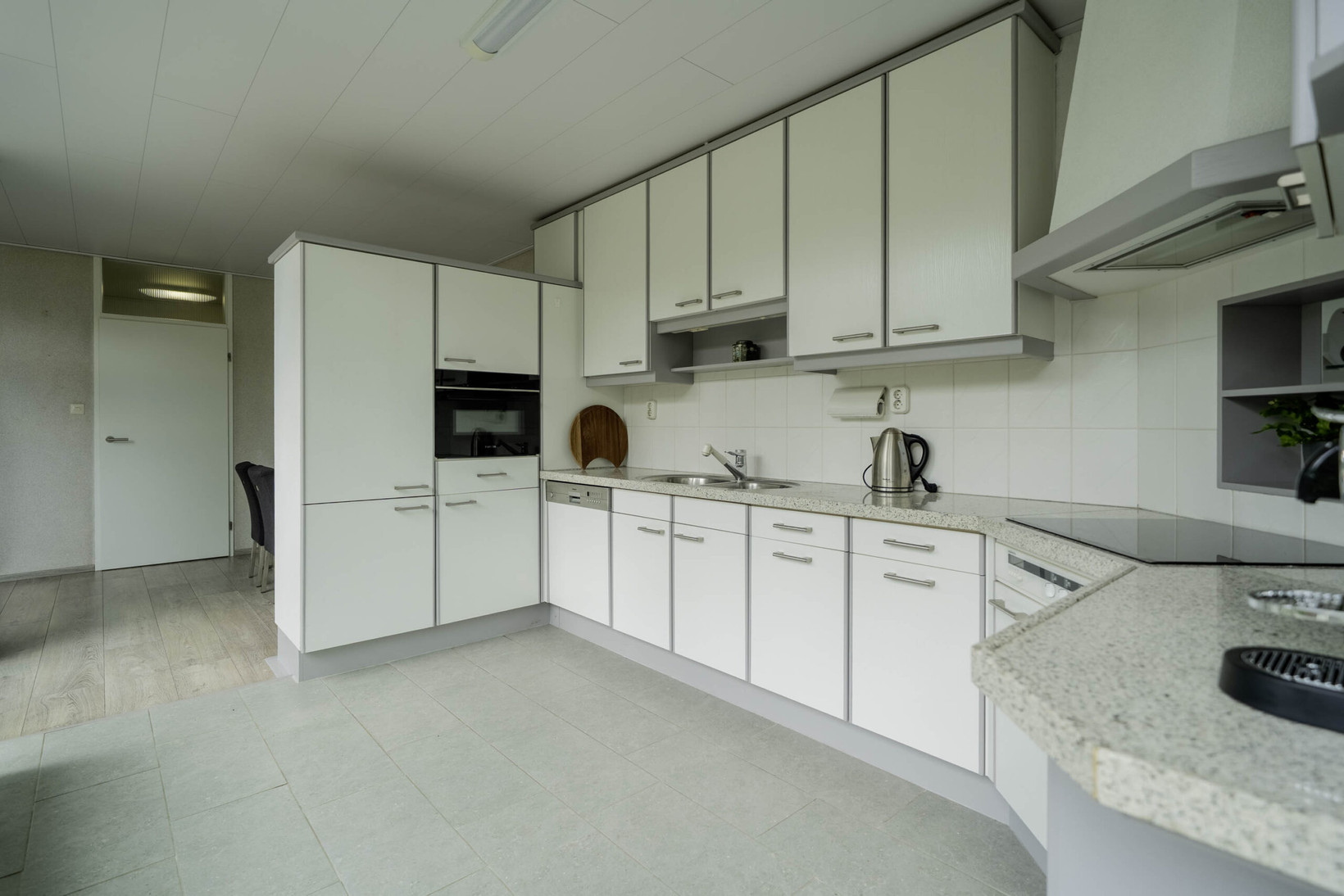 Tussenwoning te koop: Luxemburglaan 192, Heemskerk