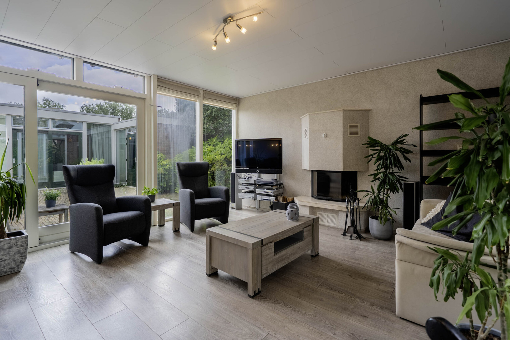 Tussenwoning te koop: Luxemburglaan 192, Heemskerk