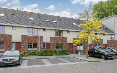 Lessestraat 136