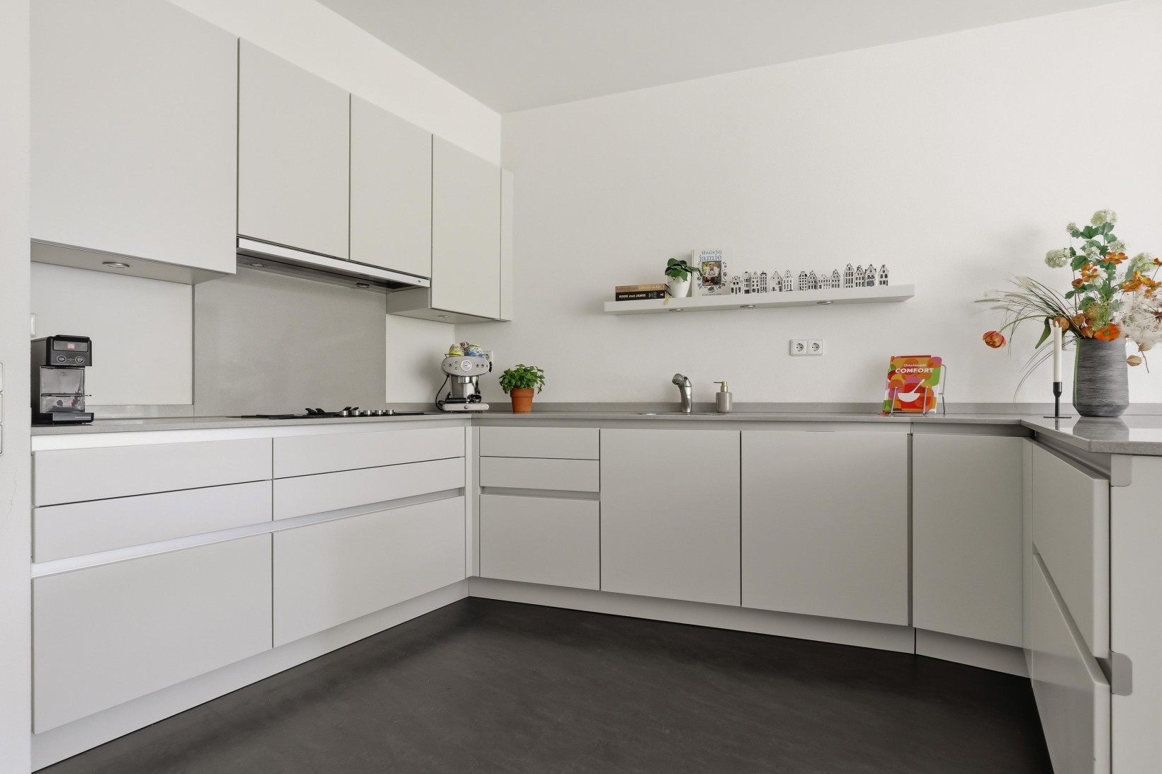 Appartement te koop: Lessestraat 274, Heemskerk