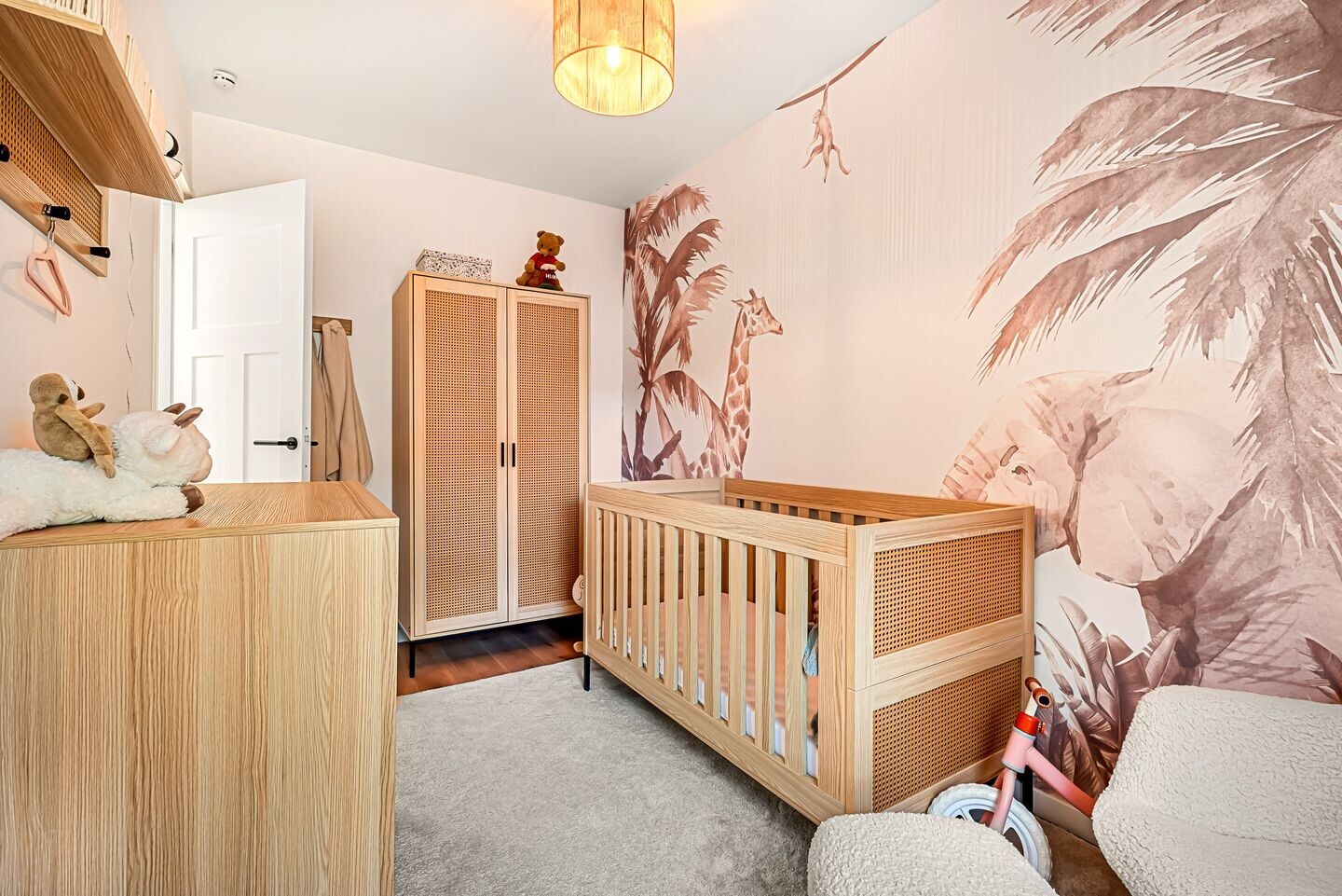 Tussenwoning te koop: Trompstraat 93, Ijmuiden