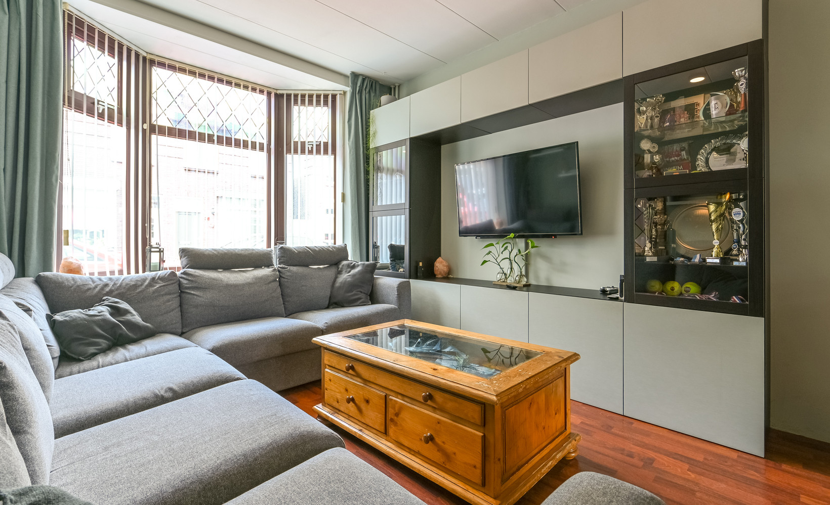 Hoekwoning te koop: De Lumeystraat 25, Ijmuiden