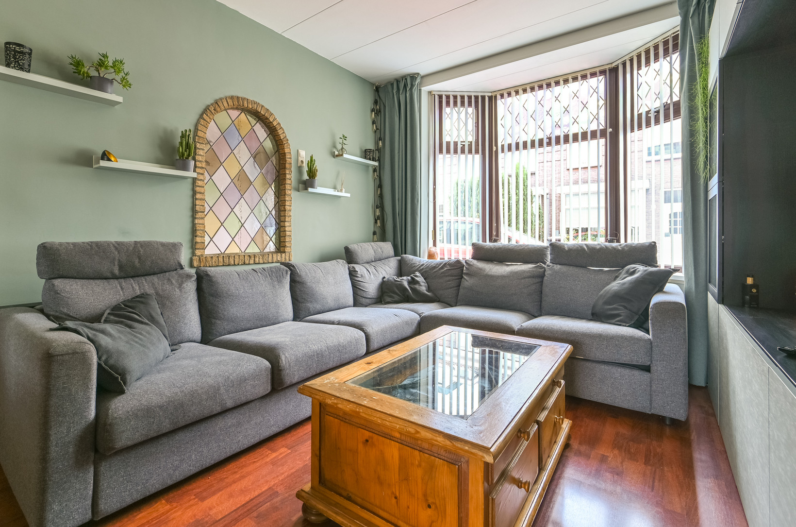 Hoekwoning te koop: De Lumeystraat 25, Ijmuiden