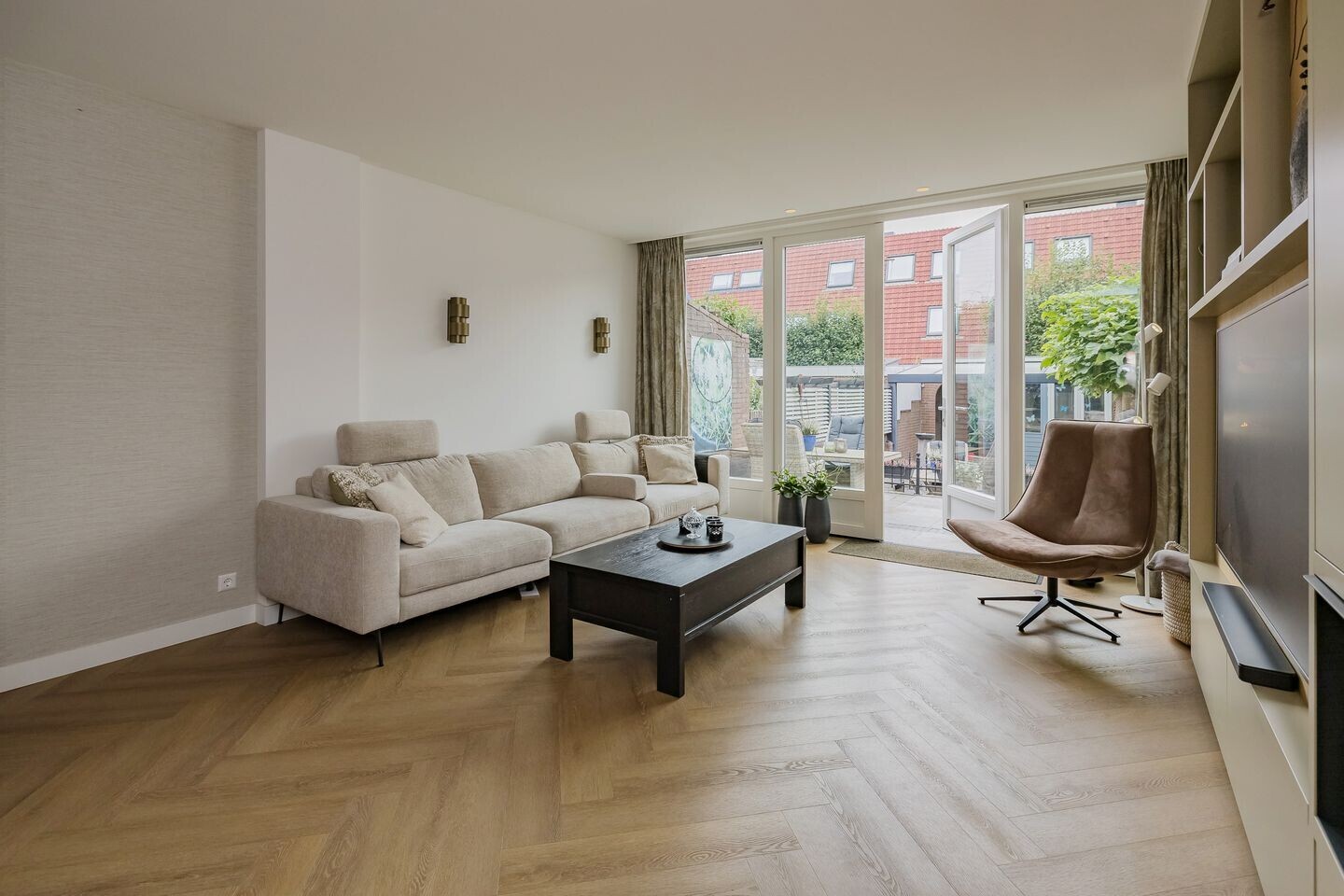 Tussenwoning te koop: Acaciastraat 28, Ijmuiden