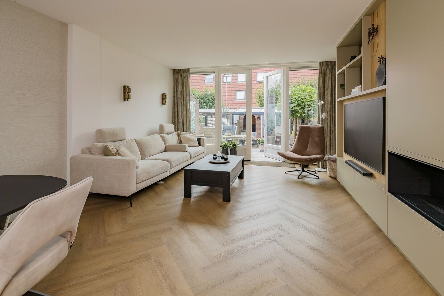 Tussenwoning te koop: Acaciastraat 28, Ijmuiden