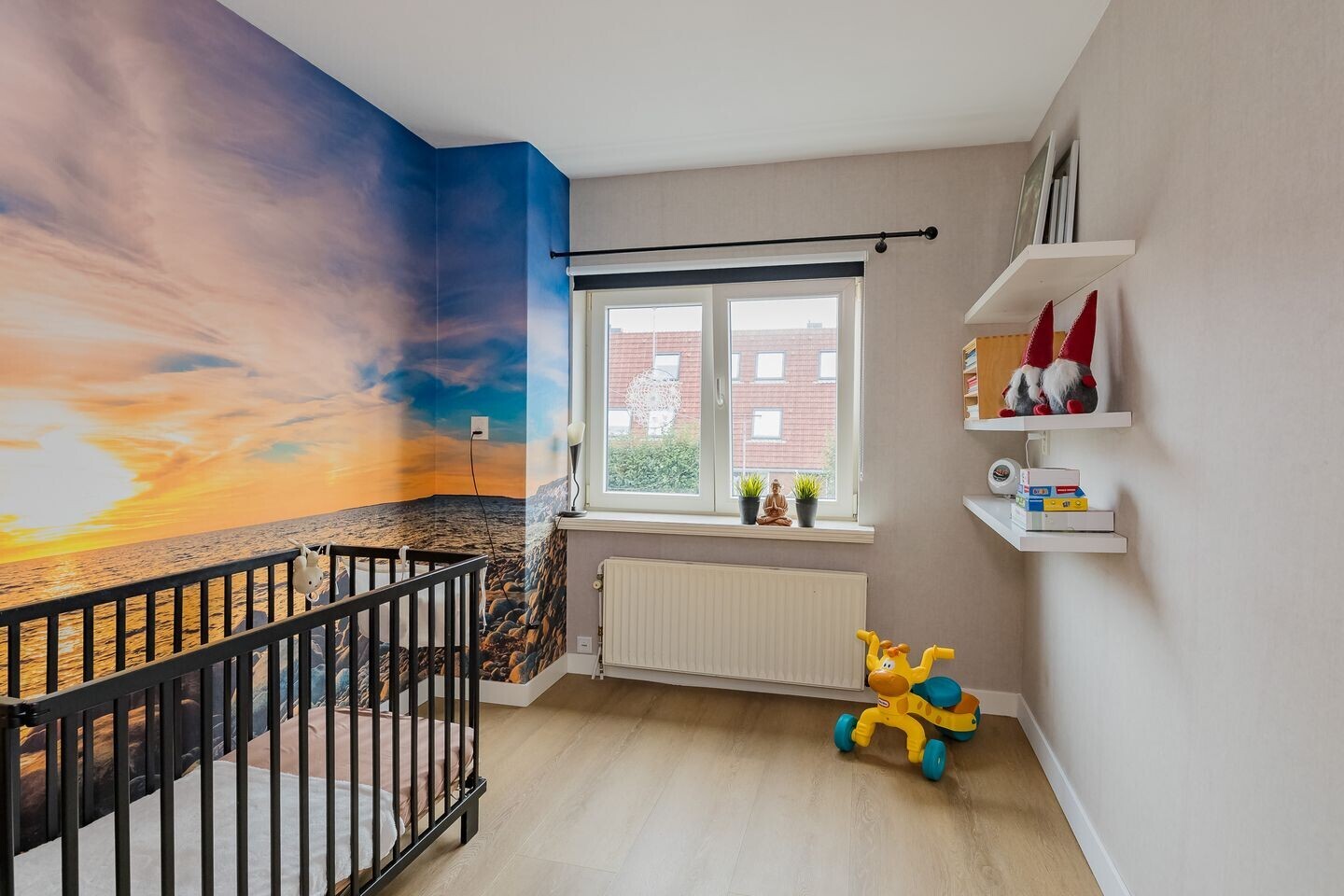 Tussenwoning te koop: Acaciastraat 28, Ijmuiden