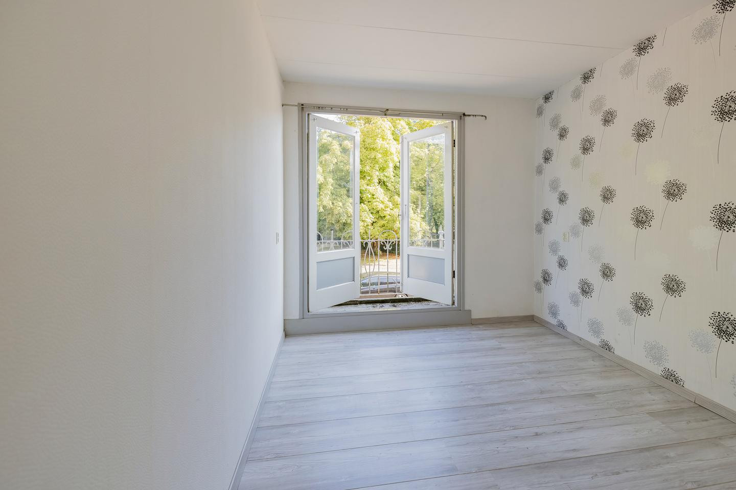 Tussenwoning te koop: Jan Pieterszoon Coenstraat 81, Ijmuiden