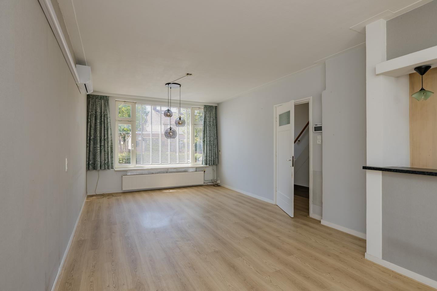 Twee-onder-één-kap te koop: Marconistraat 11, Ijmuiden
