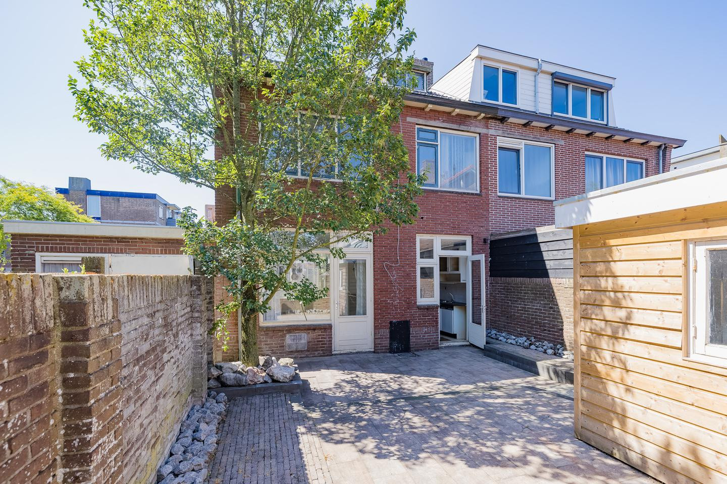 Twee-onder-één-kap te koop: Marconistraat 11, Ijmuiden