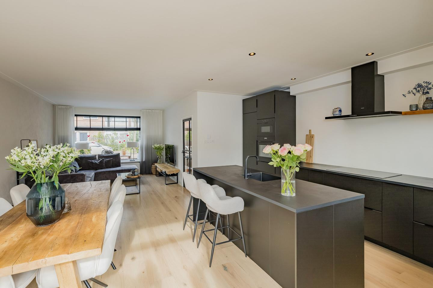 Tussenwoning te koop: Dolfijnstraat 218, Ijmuiden