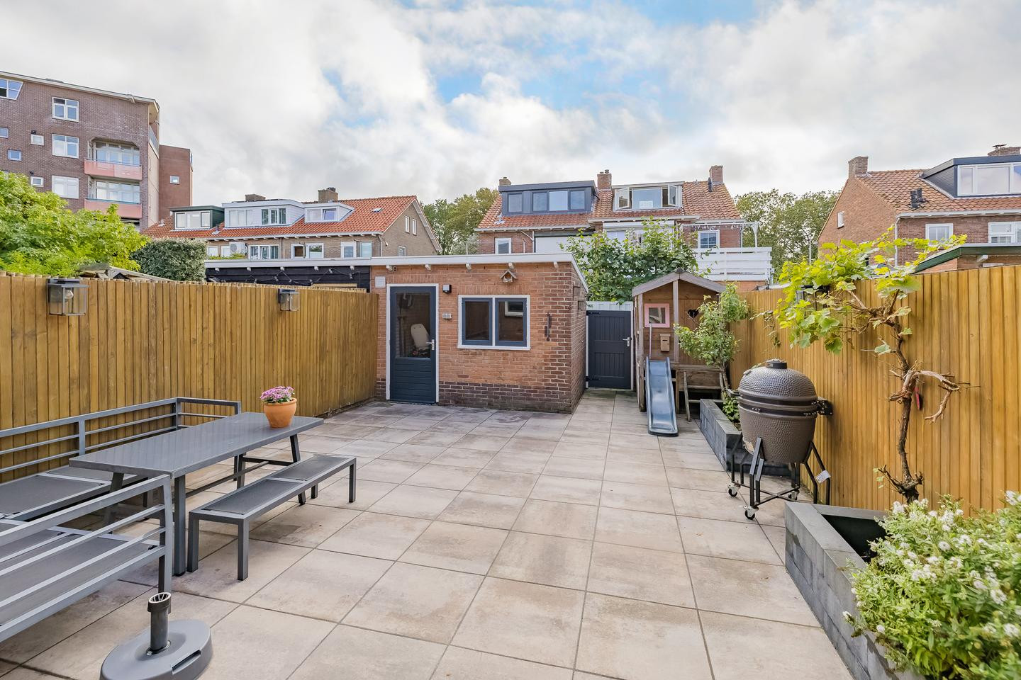 Tussenwoning te koop: Dolfijnstraat 218, Ijmuiden
