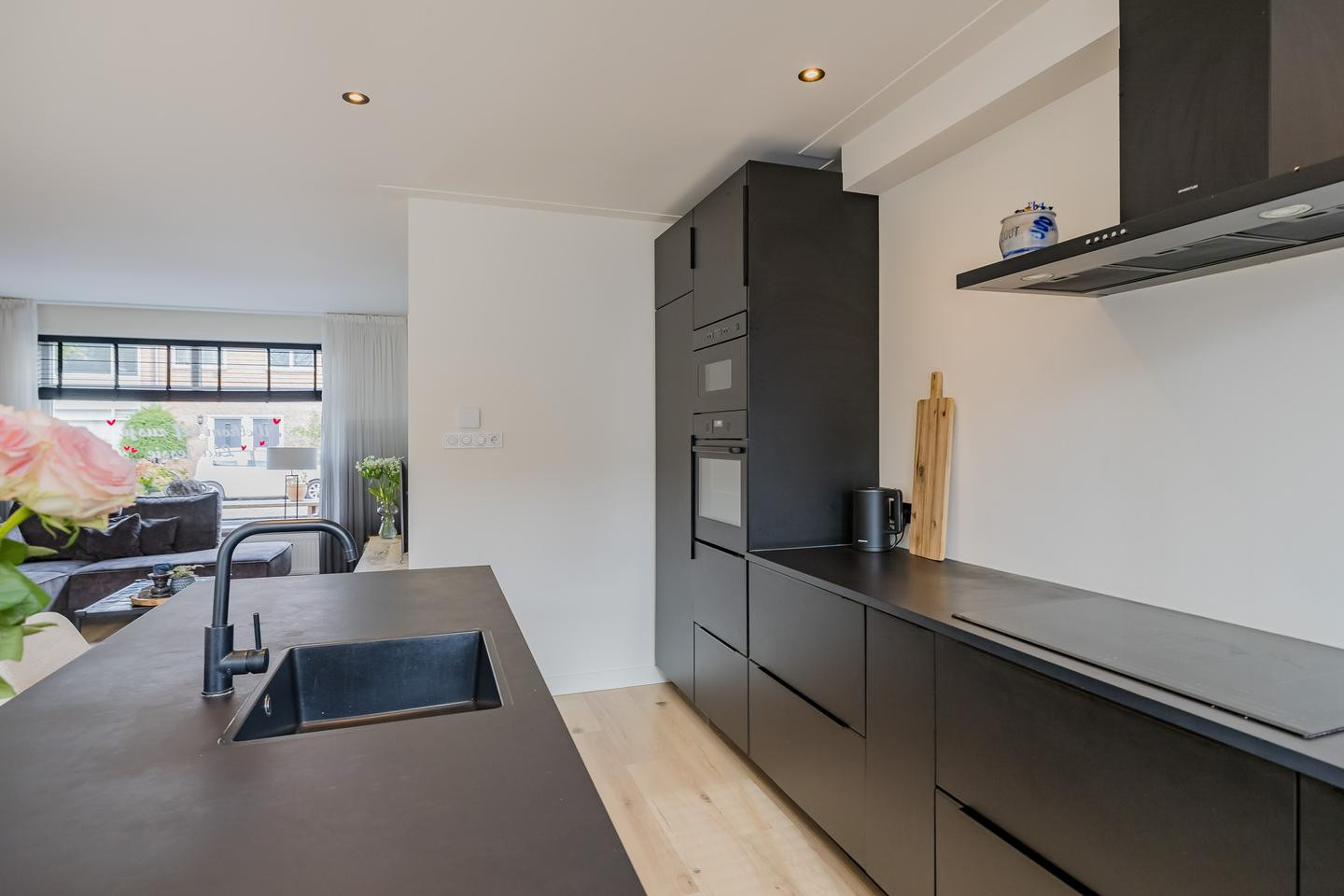 Tussenwoning te koop: Dolfijnstraat 218, Ijmuiden