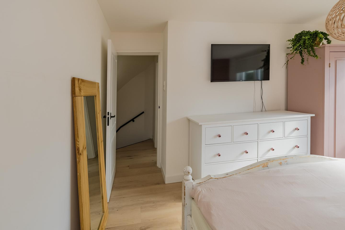 Tussenwoning te koop: Dolfijnstraat 218, Ijmuiden