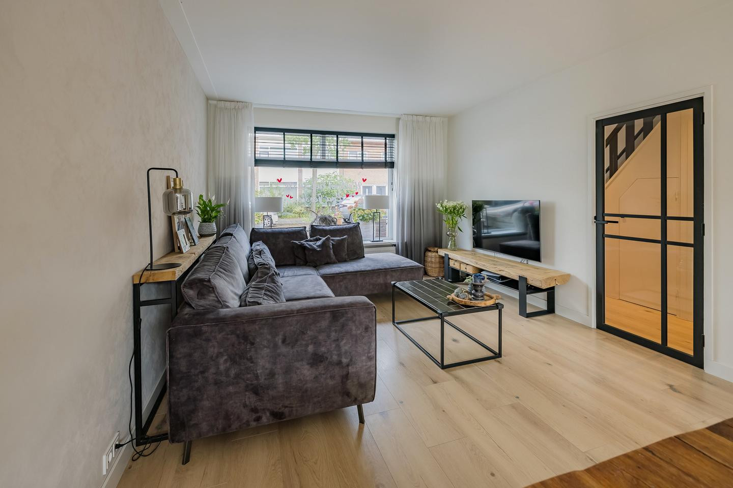 Tussenwoning te koop: Dolfijnstraat 218, Ijmuiden