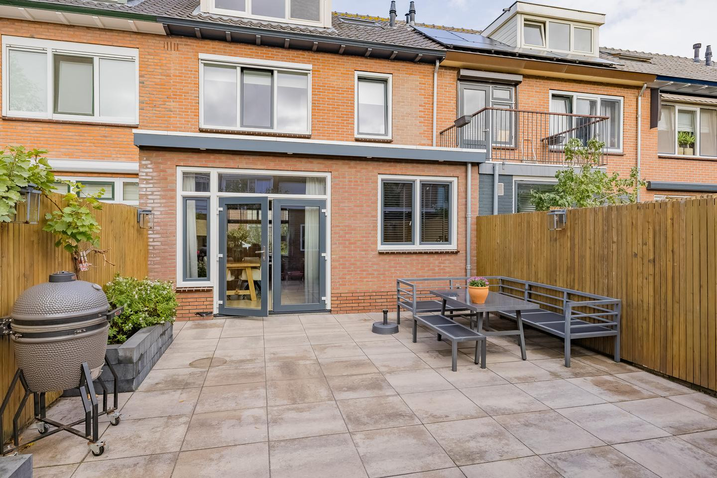 Tussenwoning te koop: Dolfijnstraat 218, Ijmuiden