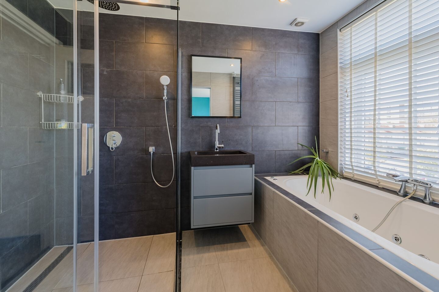 Appartement te koop: Canopusplein 10, Ijmuiden