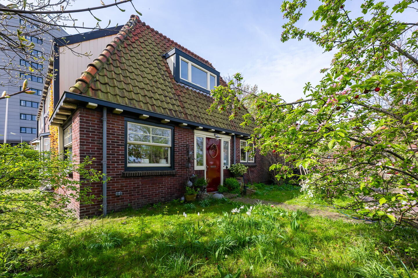 Twee-onder-één-kap te koop: Kanaaldijk 232, Ijmuiden