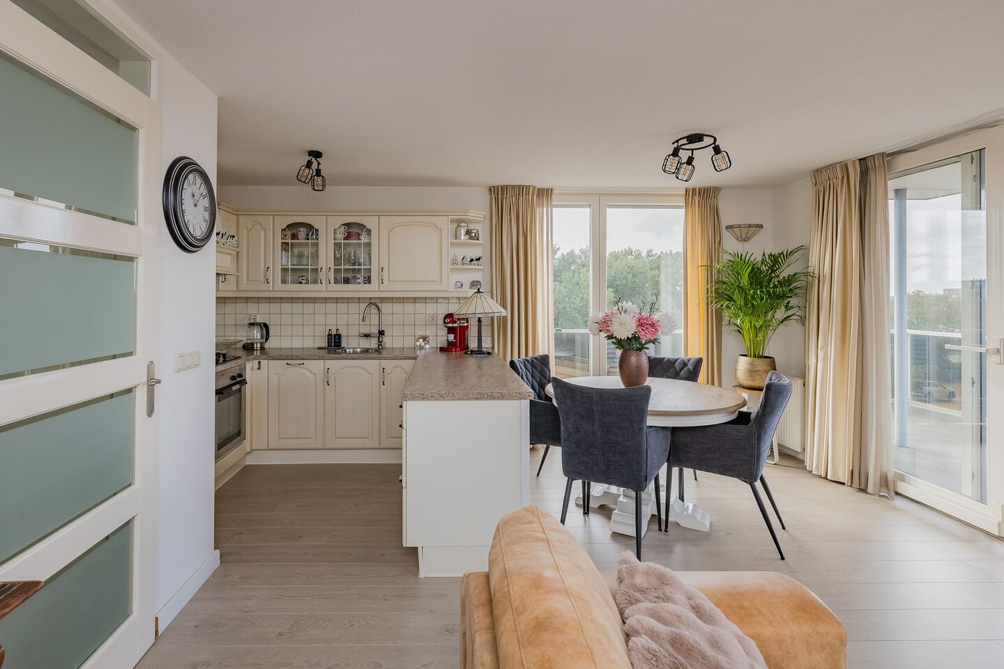Appartement te koop: Koningin Wilhelminakade 221A, Ijmuiden
