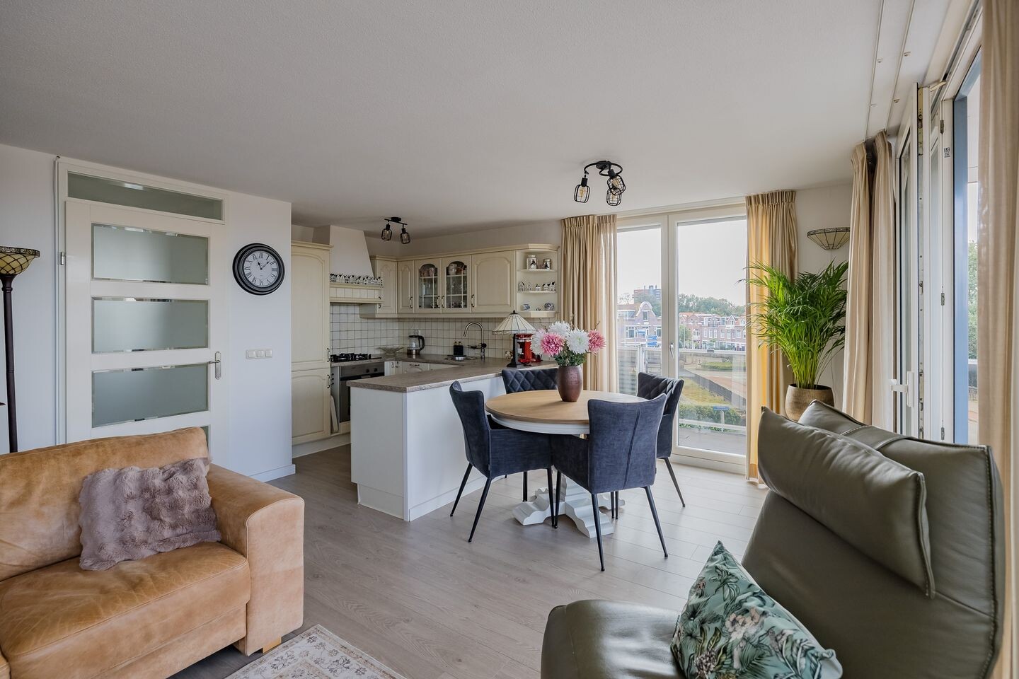 Appartement te koop: Koningin Wilhelminakade 221A, Ijmuiden