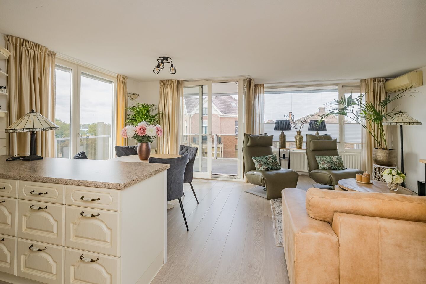 Appartement te koop: Koningin Wilhelminakade 221A, Ijmuiden