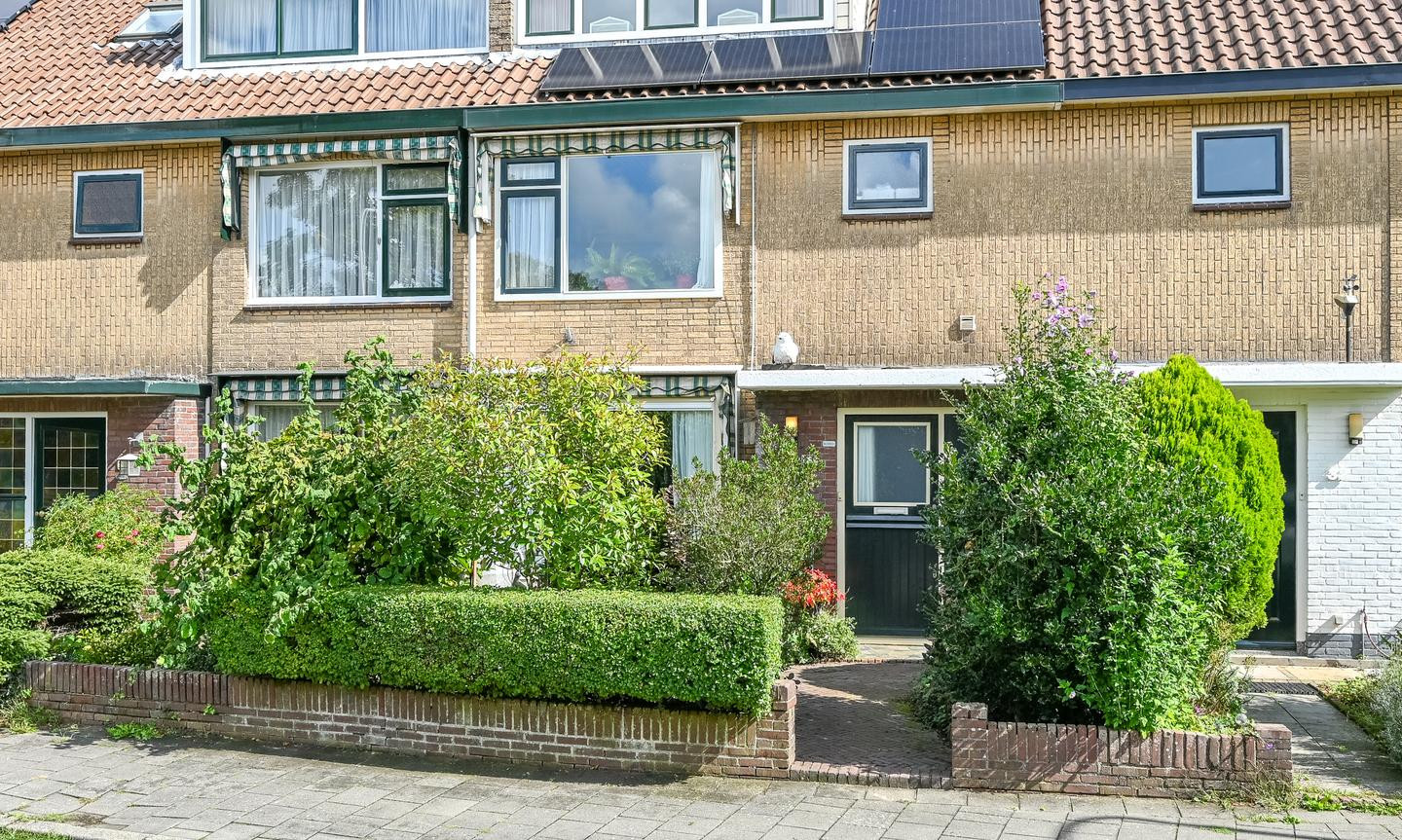 Tussenwoning te koop: 's Gravenlust 31, Velsen-Zuid