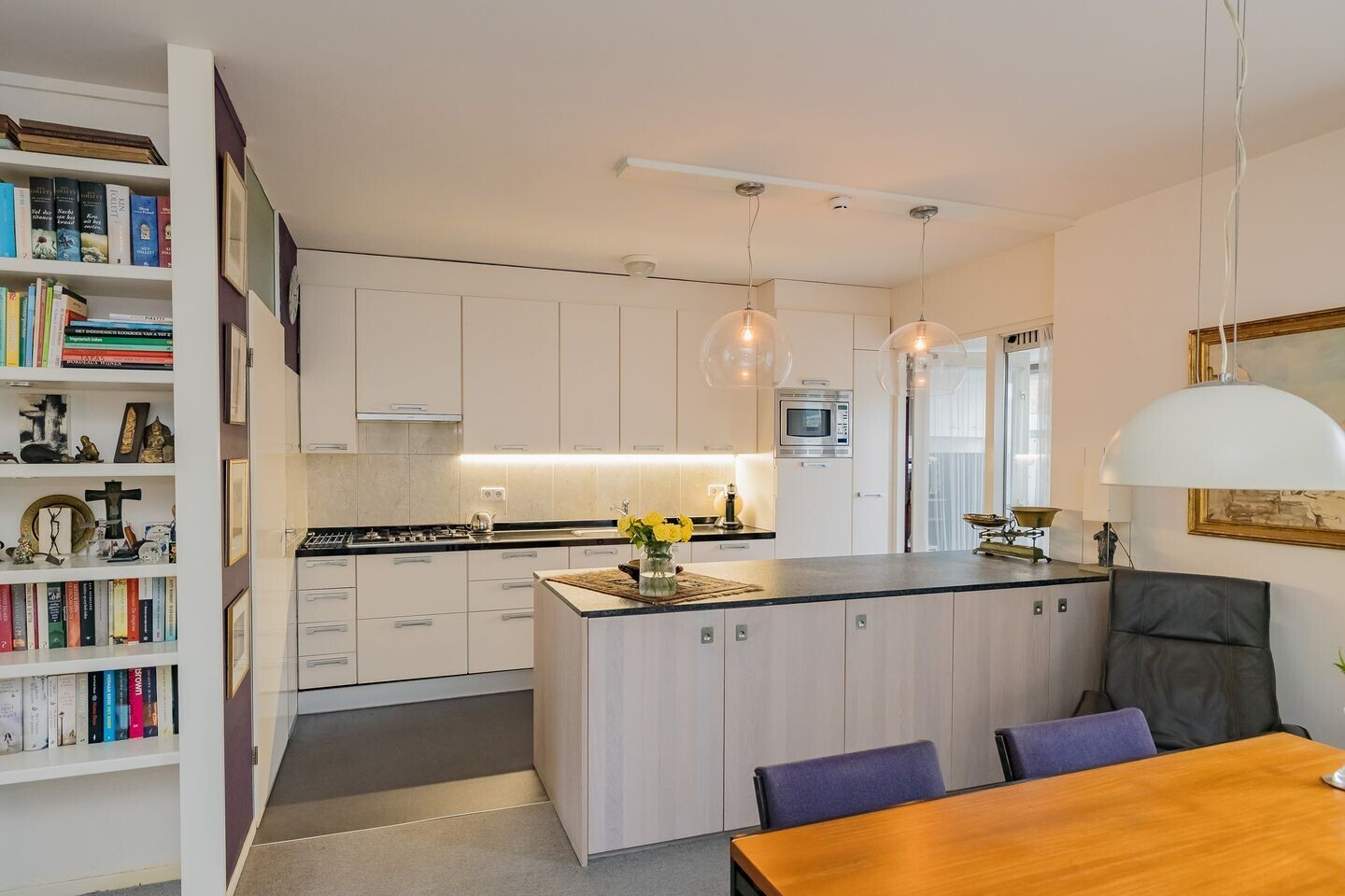 Tussenwoning te koop: Krommeland 37, Velsen-Zuid