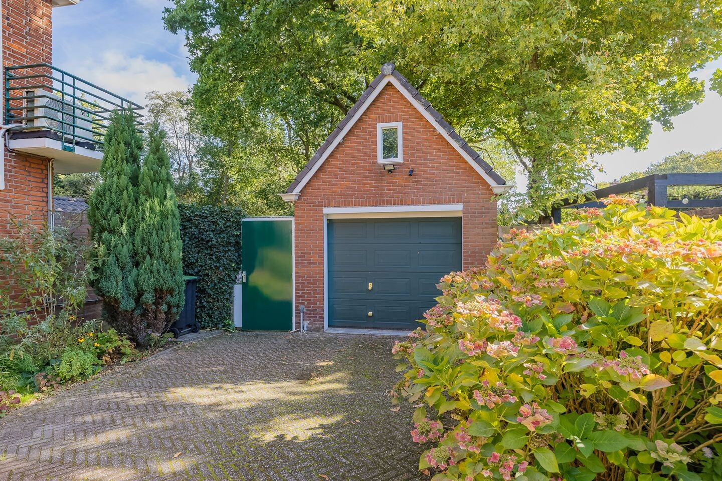 Twee-onder-één-kap te koop: Thorbeckelaan 37, Velsen-Zuid
