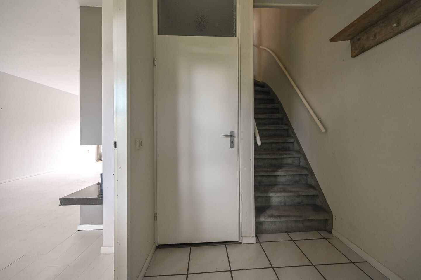 Tussenwoning te koop: Minister van Houtenlaan 4, Velsen-Zuid