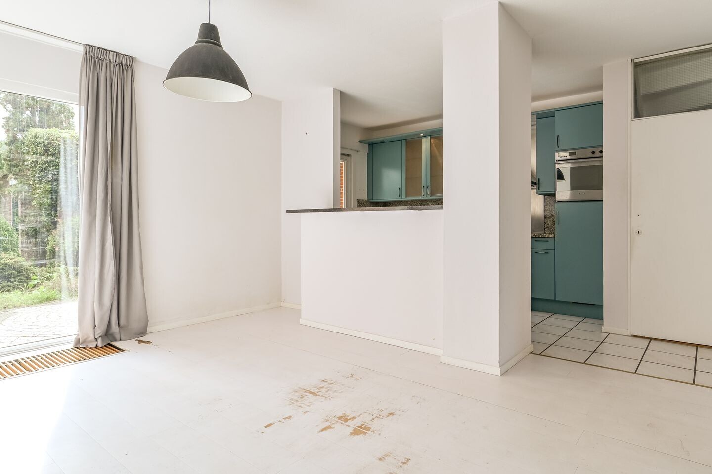 Tussenwoning te koop: Minister van Houtenlaan 4, Velsen-Zuid