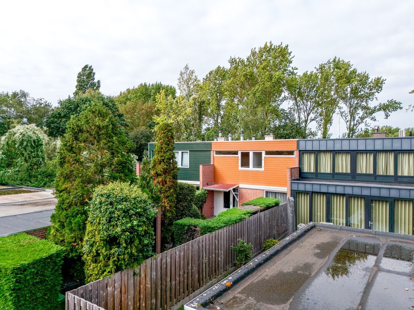 Tussenwoning te koop: Minister van Houtenlaan 4, Velsen-Zuid