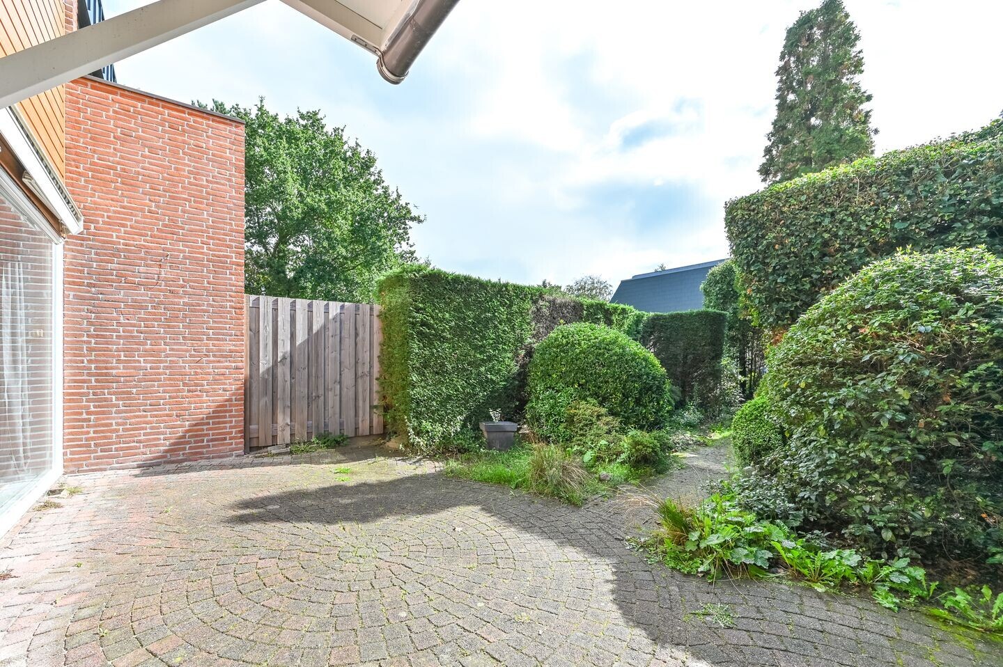 Tussenwoning te koop: Minister van Houtenlaan 4, Velsen-Zuid