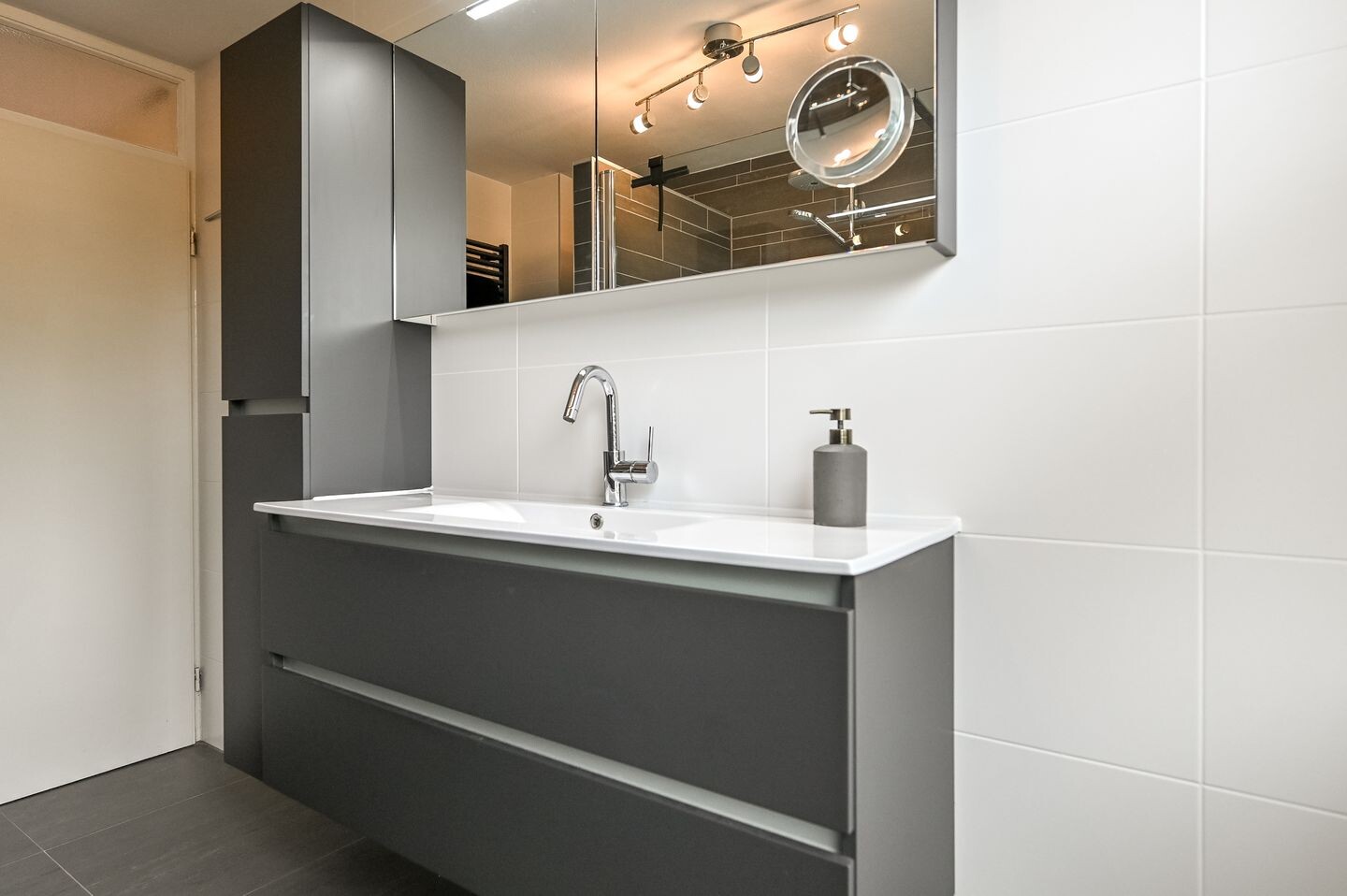 Tussenwoning te koop: Lodewijk van Deyssellaan 49, Driehuis Nh