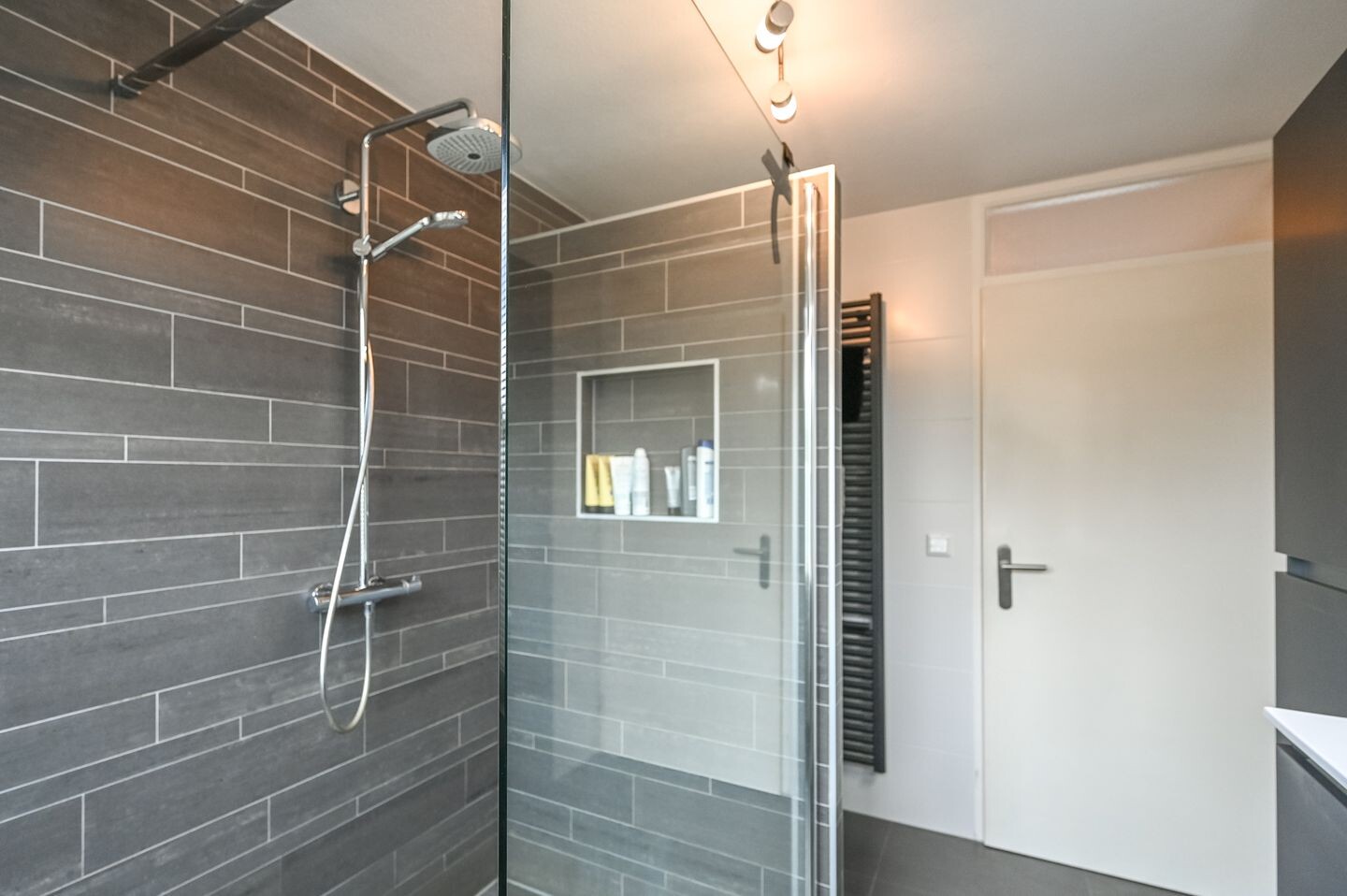 Tussenwoning te koop: Lodewijk van Deyssellaan 49, Driehuis Nh