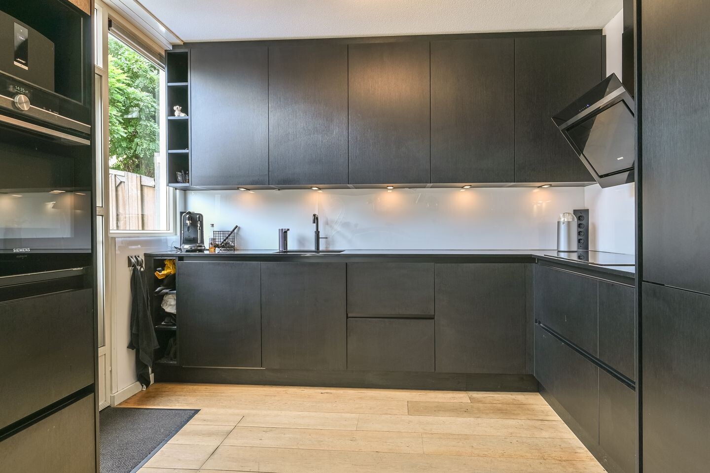 Tussenwoning te koop: Lodewijk van Deyssellaan 49, Driehuis Nh