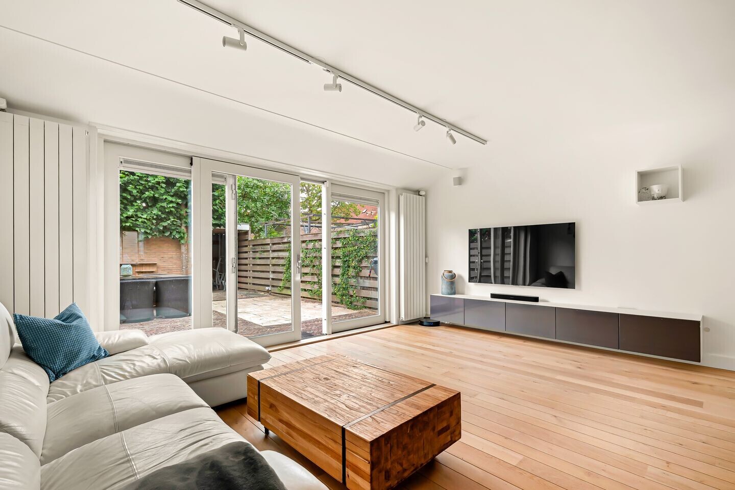 Tussenwoning te koop: De Kamp 37, Velserbroek