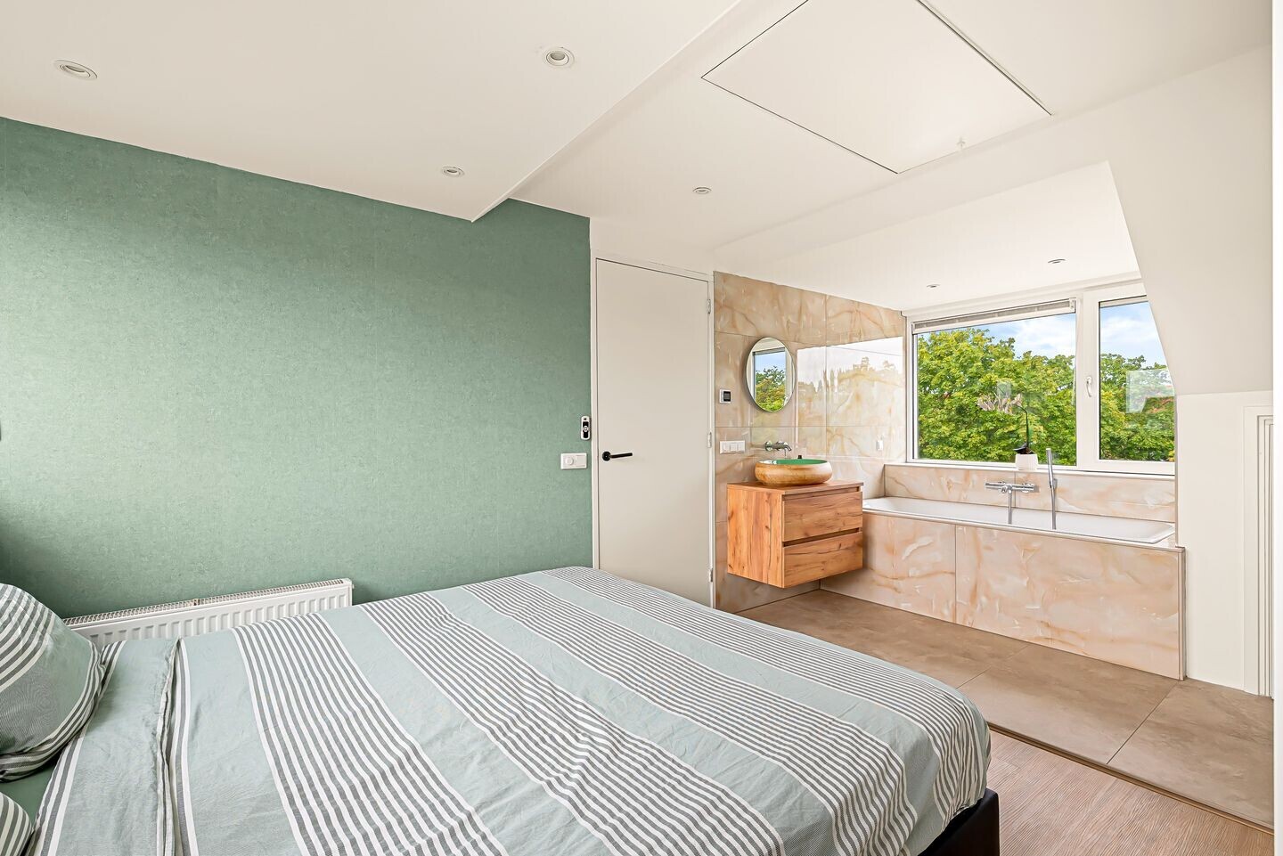 Tussenwoning te koop: De Kamp 37, Velserbroek