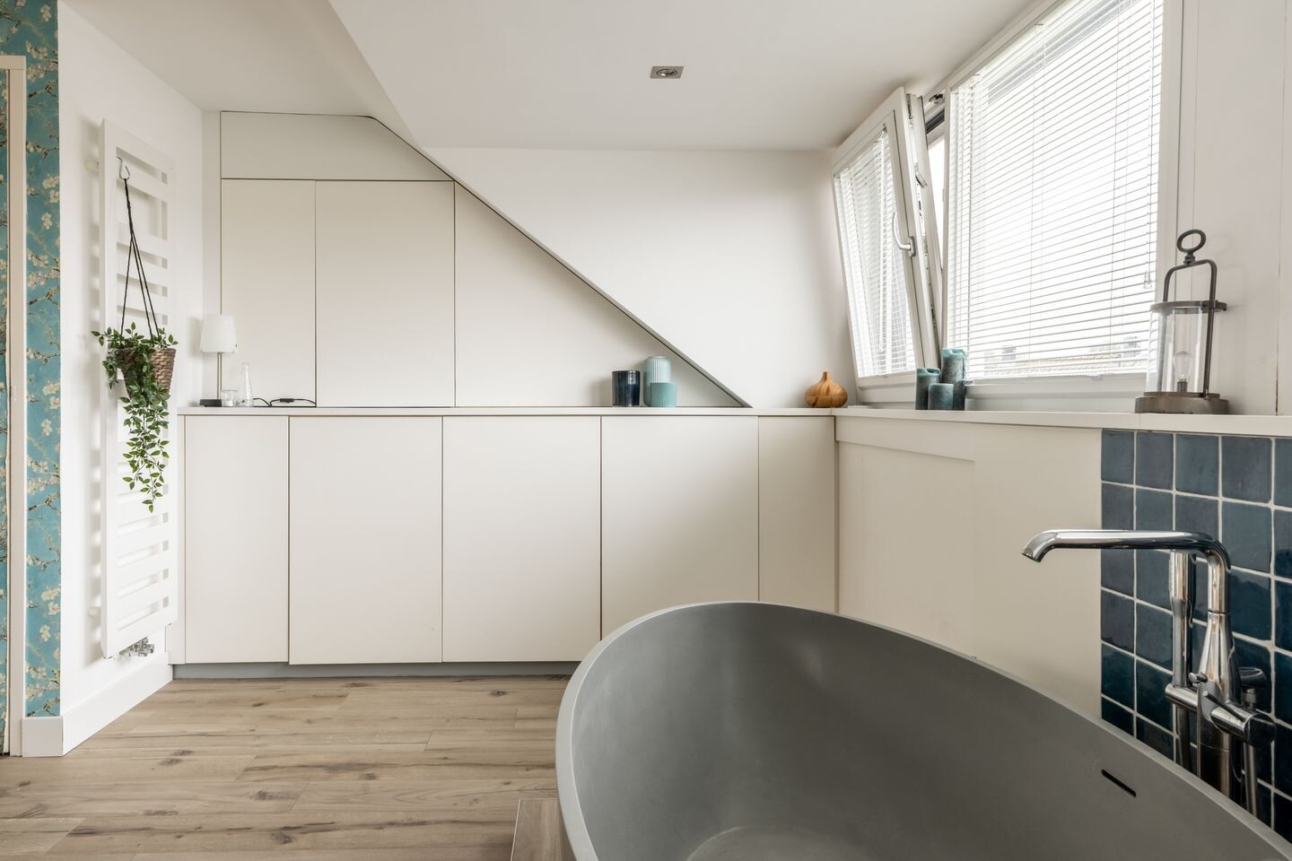 Hoekwoning te koop: Zwanebloembocht 156, Velserbroek