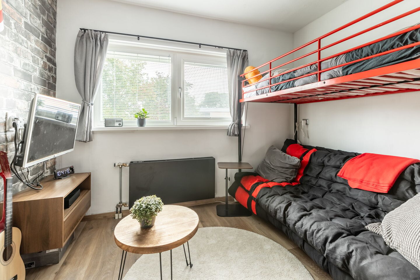 Hoekwoning te koop: Zwanebloembocht 156, Velserbroek