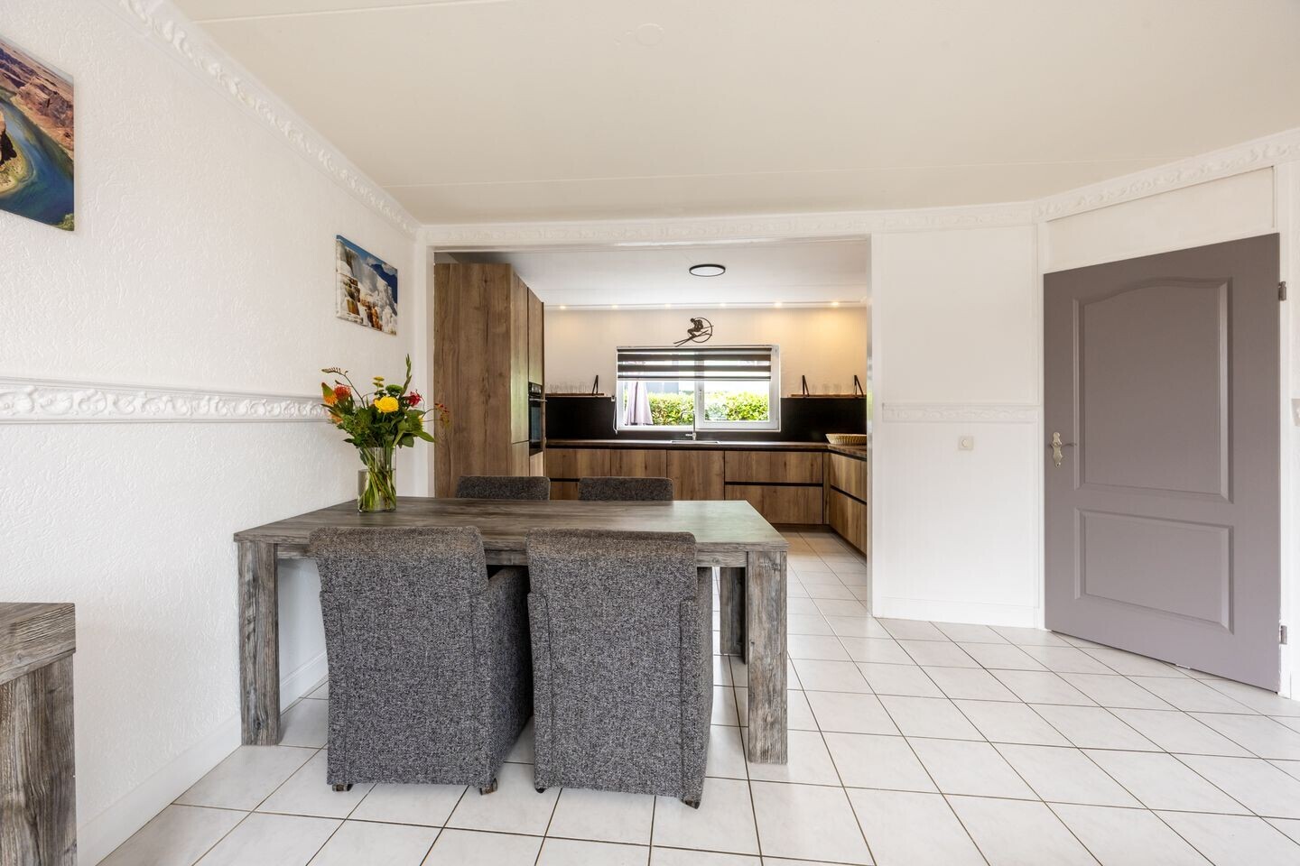 Tussenwoning te koop: Floraronde 157, Velserbroek