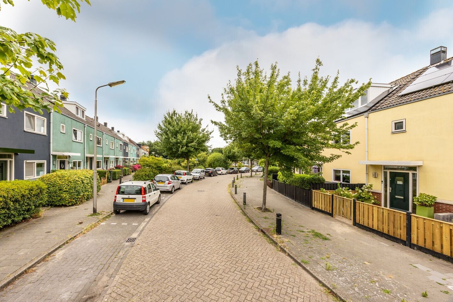 Tussenwoning te koop: Floraronde 157, Velserbroek