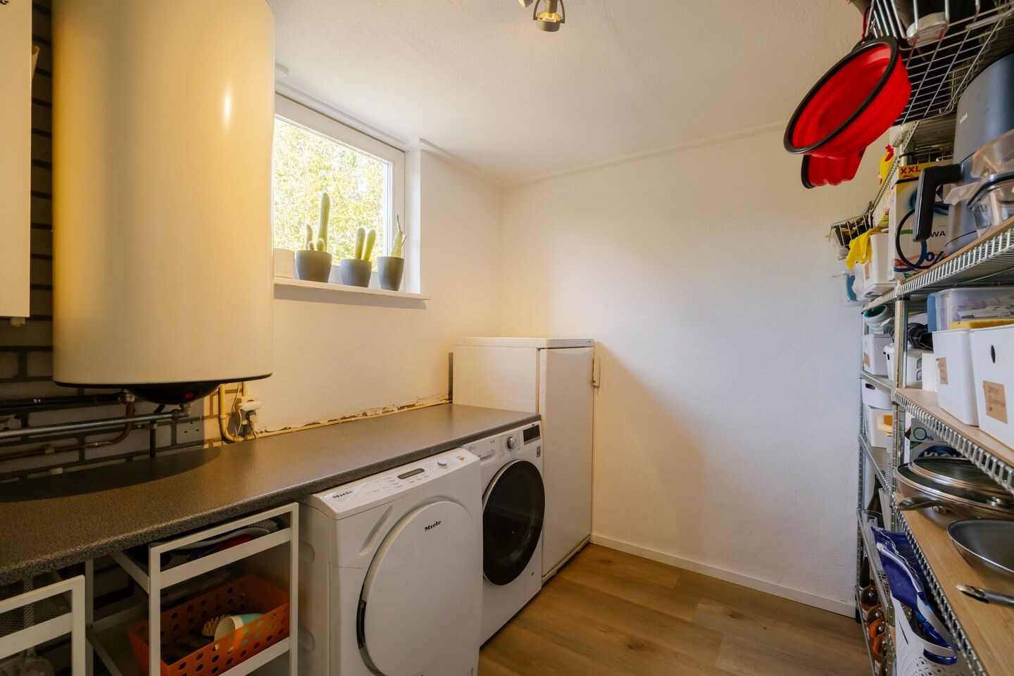 Twee-onder-één-kap te koop: Kleine Zonnedauw 4, Velserbroek
