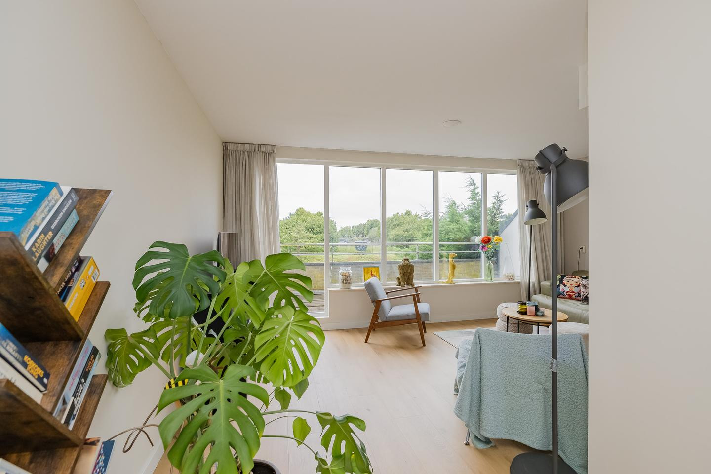 Tussenwoning te koop: Marie Jungiusstraat 25, Velserbroek