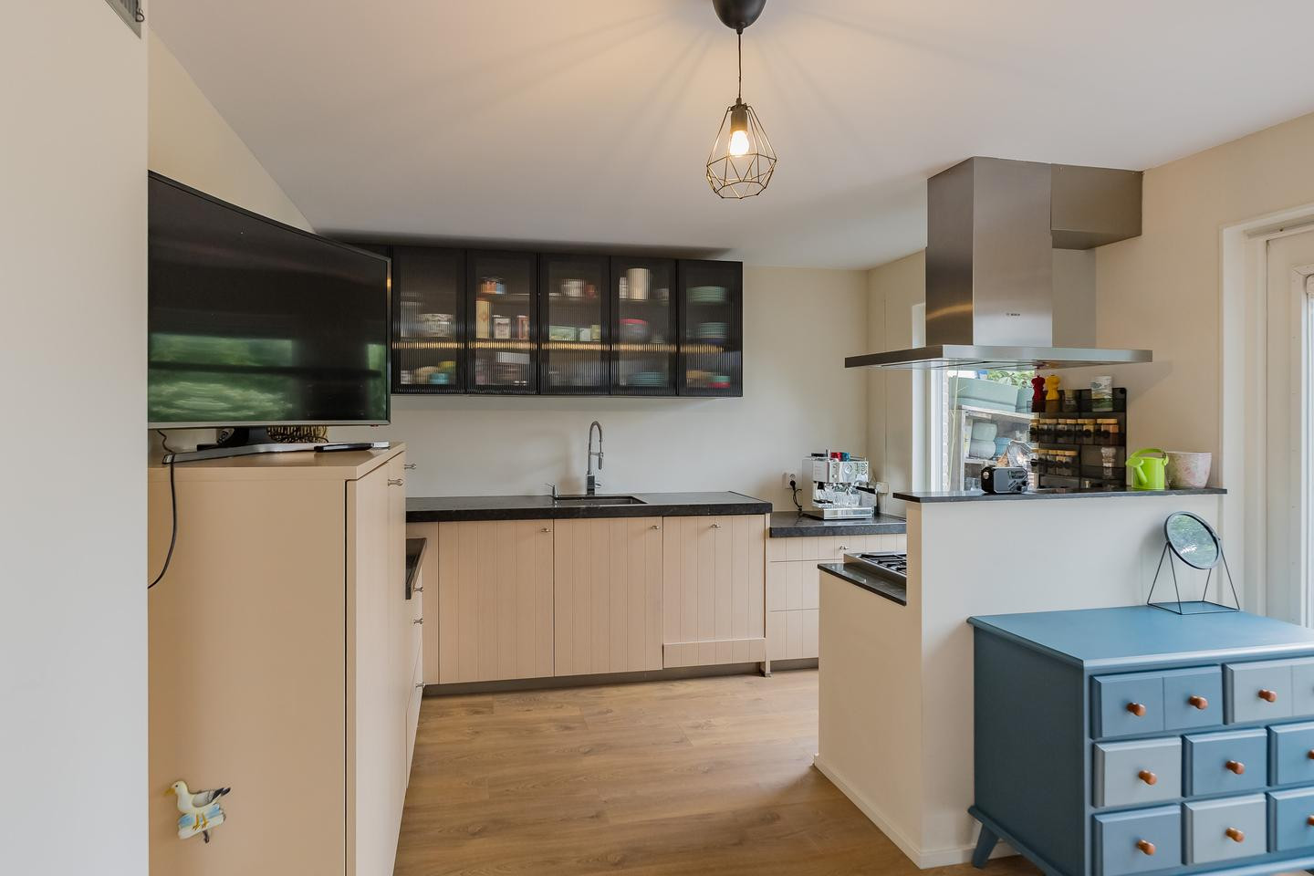 Tussenwoning te koop: Marie Jungiusstraat 25, Velserbroek