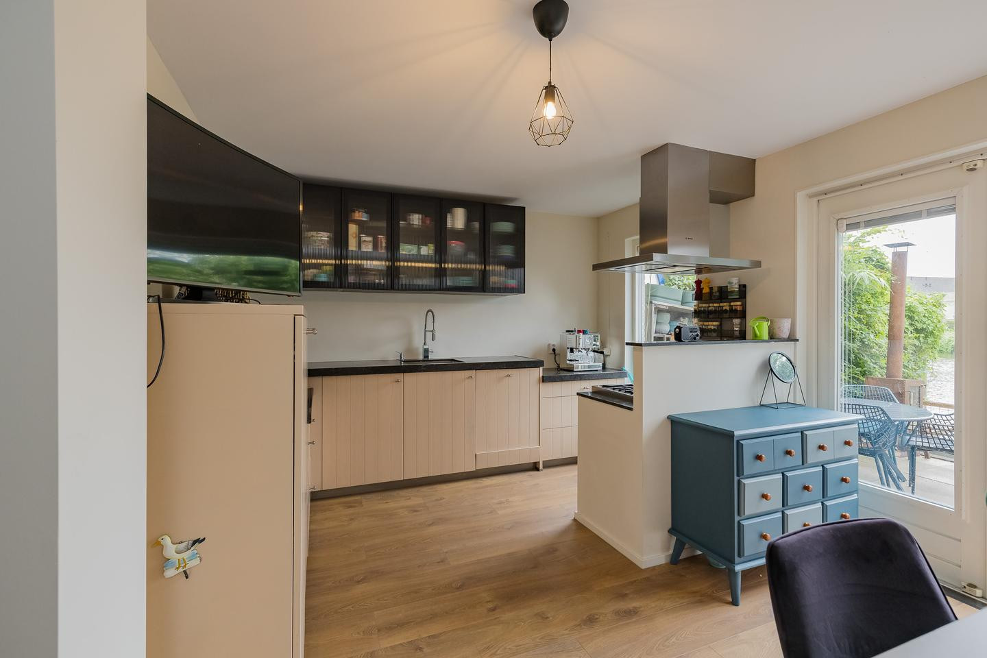 Tussenwoning te koop: Marie Jungiusstraat 25, Velserbroek