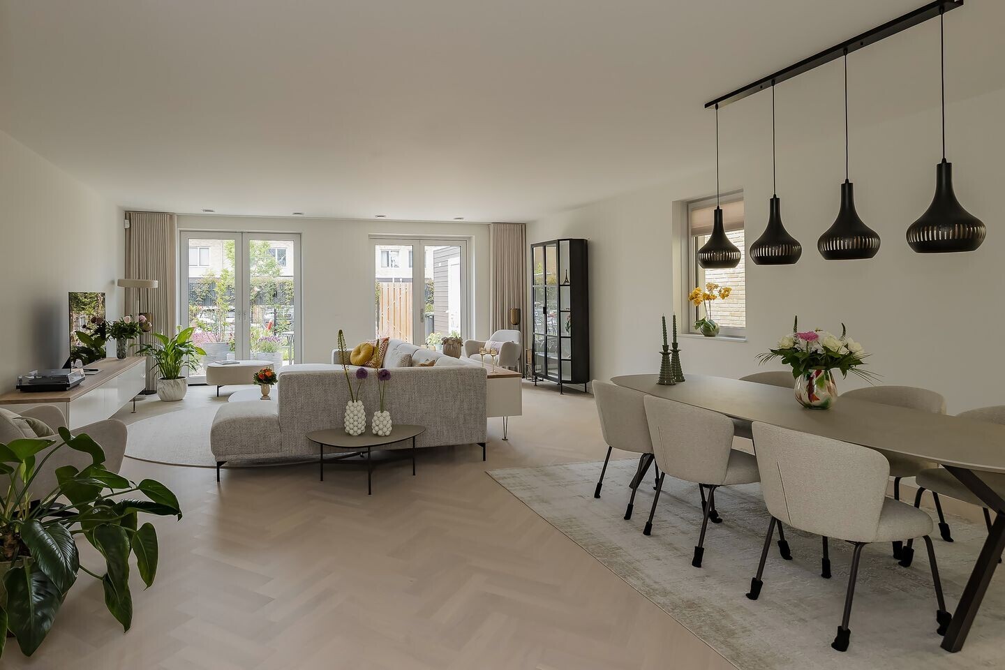 Twee-onder-één-kap te koop: Voorcroft 28, Velserbroek